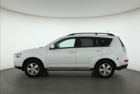 Mitsubishi Outlander - 2012
