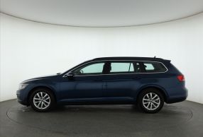 Volkswagen Passat - 2021