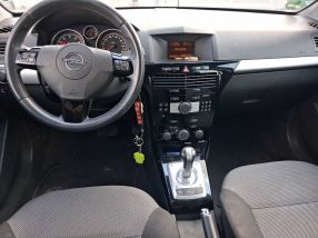 Opel Astra - 2010