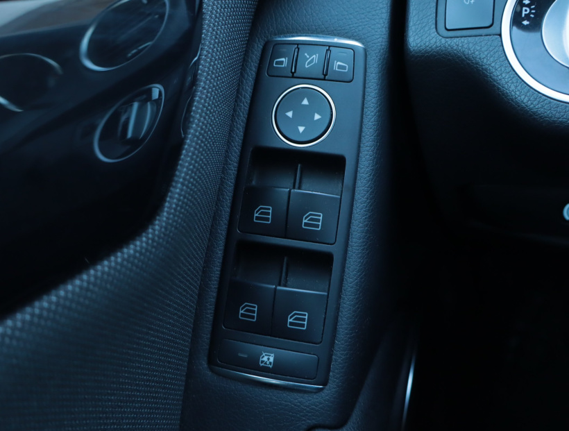 Mercedes-Benz C, 2011