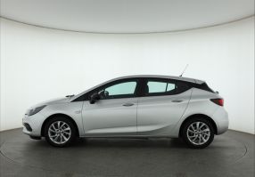 Opel Astra - 2021