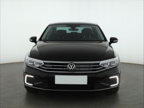 Volkswagen Passat - 2021