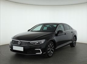 Volkswagen Passat - 2021