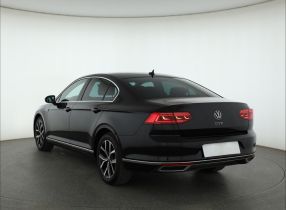Volkswagen Passat - 2021