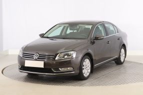 Volkswagen Passat - 2012