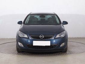 Opel Astra - 2011