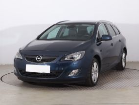 Opel Astra - 2011