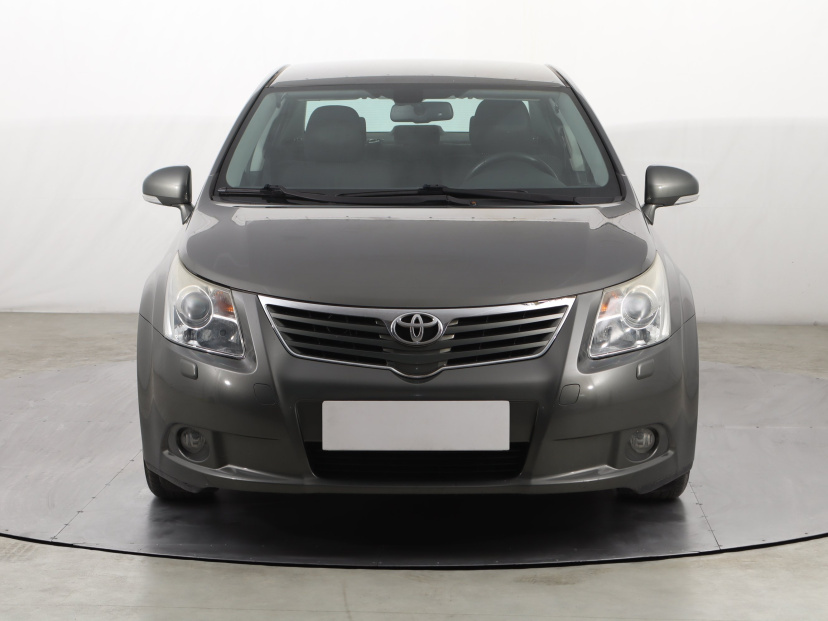 Toyota Avensis, 2010