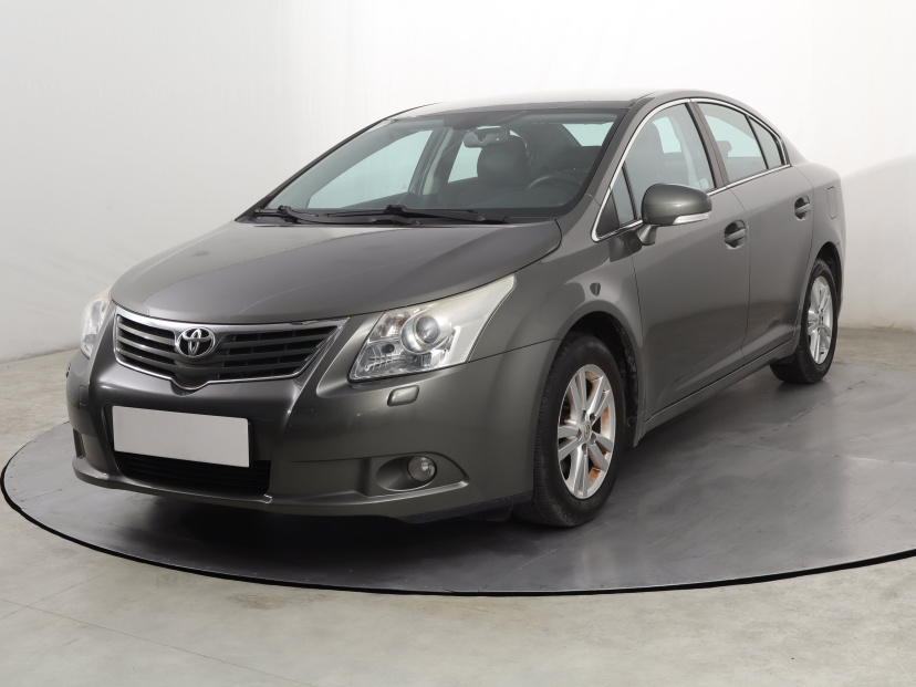 Toyota Avensis, 2010