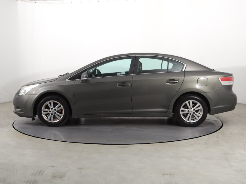 Toyota Avensis, 2010