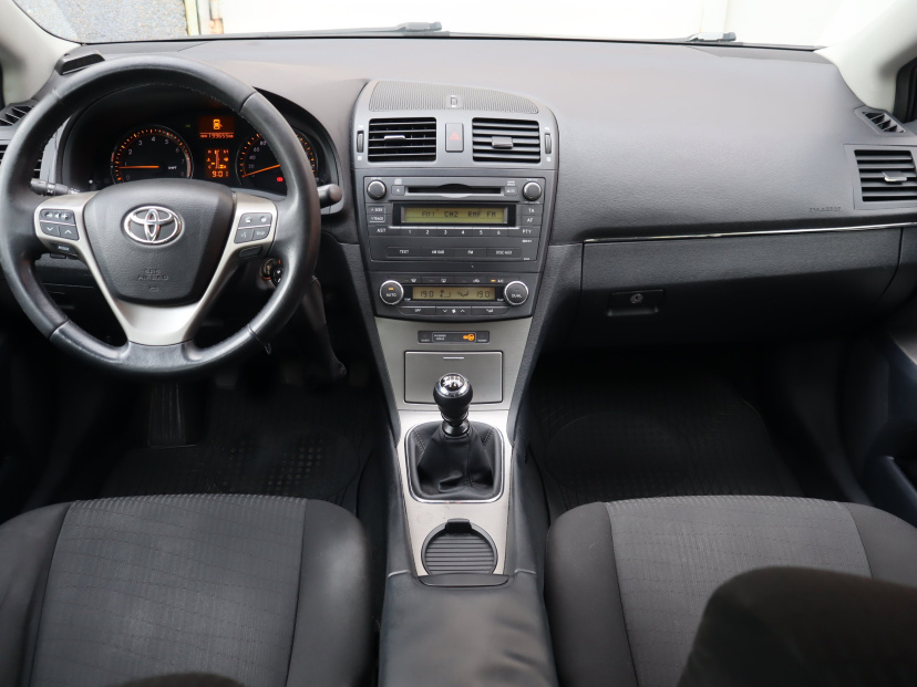 Toyota Avensis, 2010