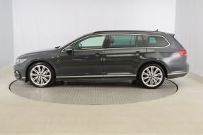 Volkswagen Passat - 2020