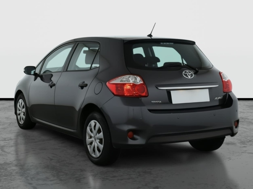 Toyota Auris, 2011