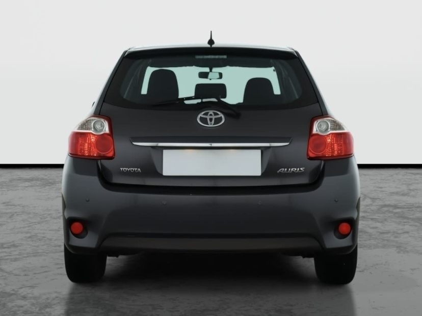 Toyota Auris, 2011