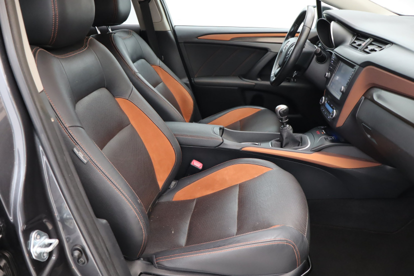 Toyota Avensis, 2015
