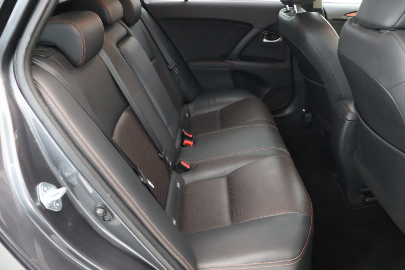 Toyota Avensis, 2015