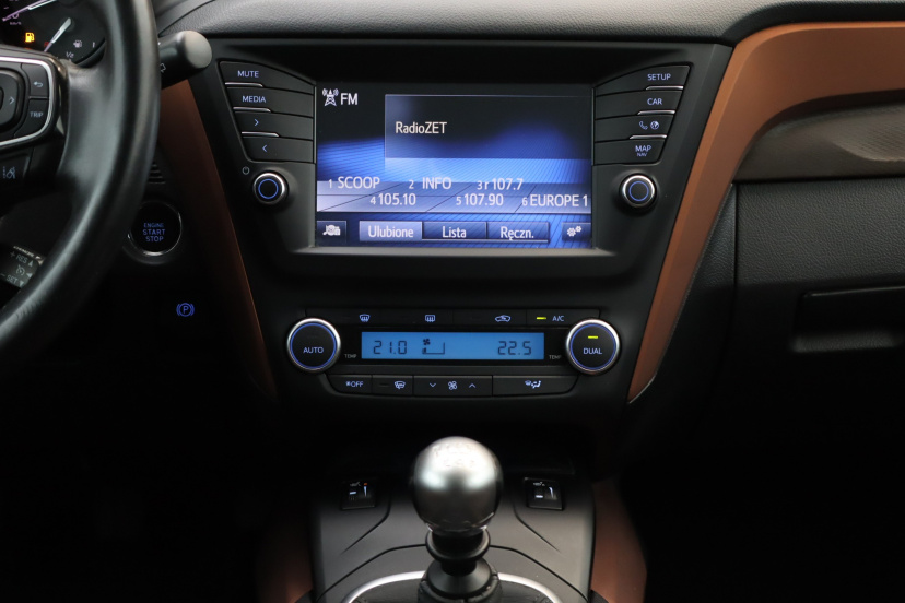 Toyota Avensis, 2015