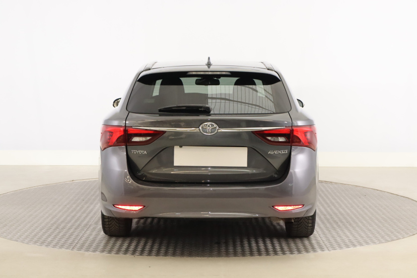 Toyota Avensis, 2015