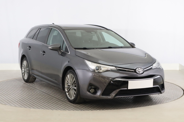 Toyota Avensis 2015