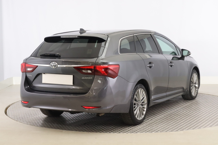Toyota Avensis, 2015