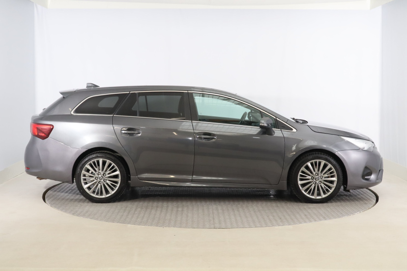 Toyota Avensis, 2015