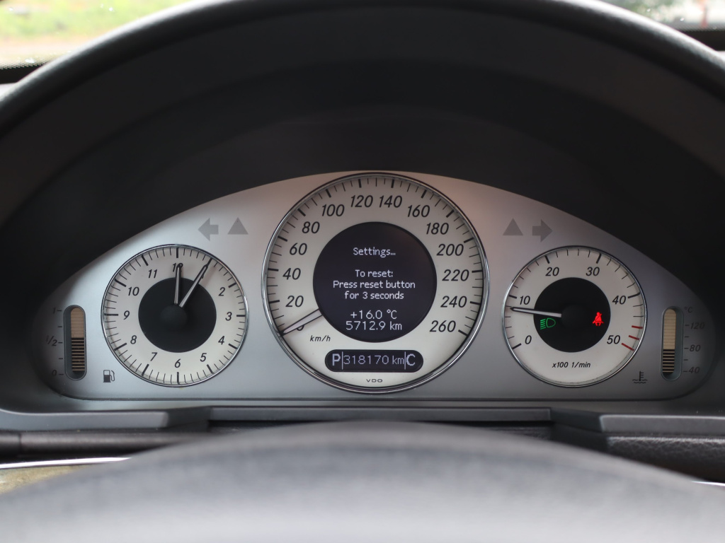 Mercedes-Benz E