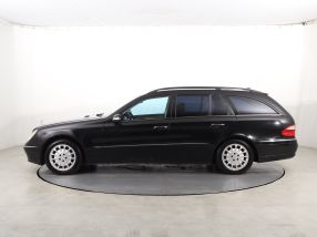 Mercedes-Benz E - 2004
