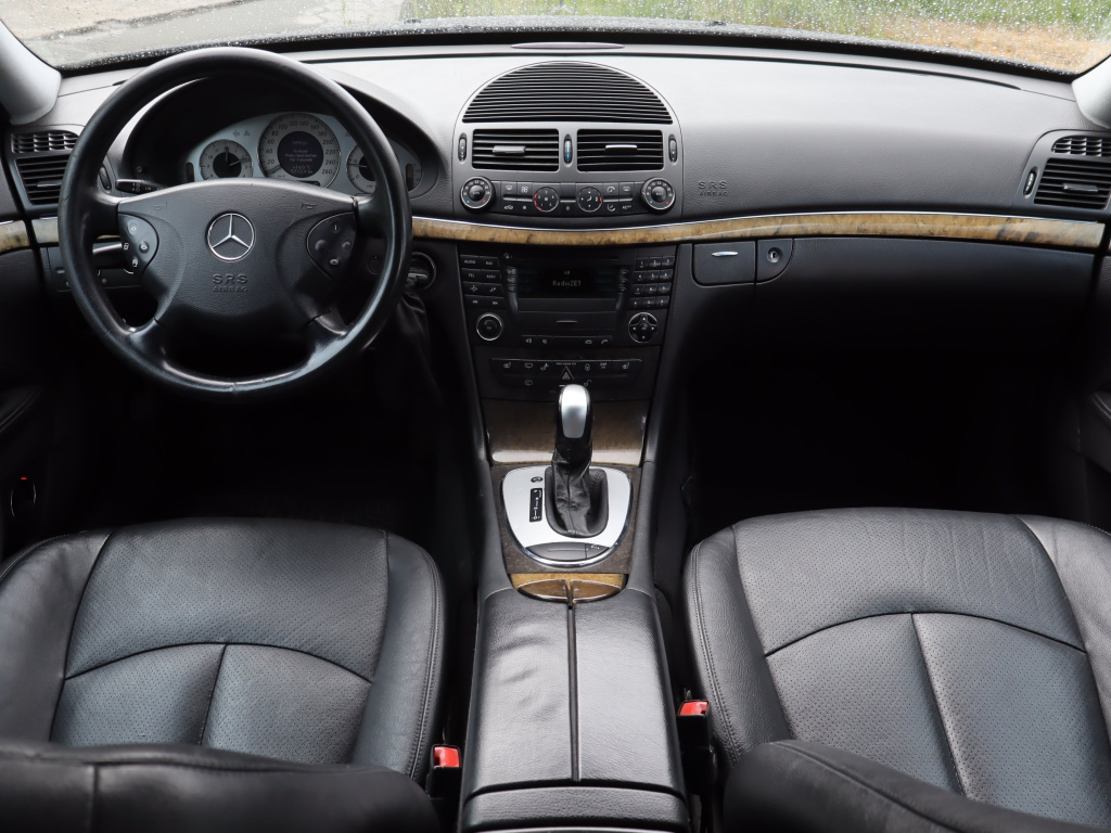 Mercedes-Benz E