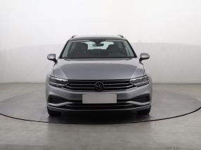 Volkswagen Passat - 2021