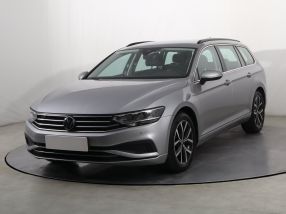 Volkswagen Passat - 2021