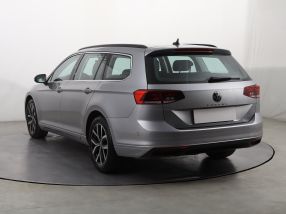 Volkswagen Passat - 2021