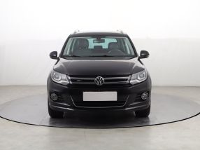 Volkswagen Tiguan - 2015