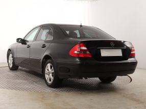 Mercedes-Benz E - 2005