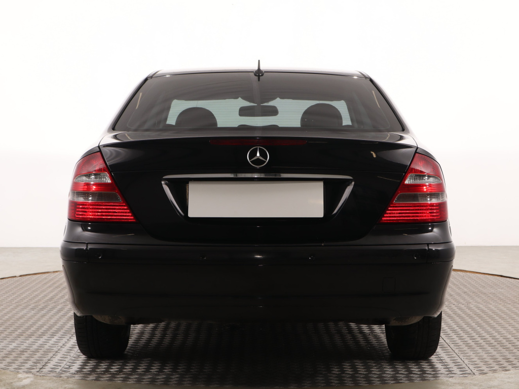 Mercedes-Benz E