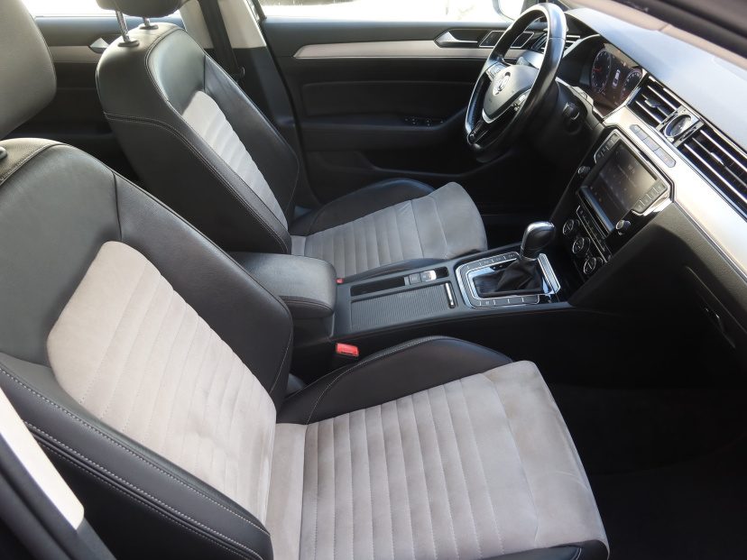 Volkswagen Passat, 2016
