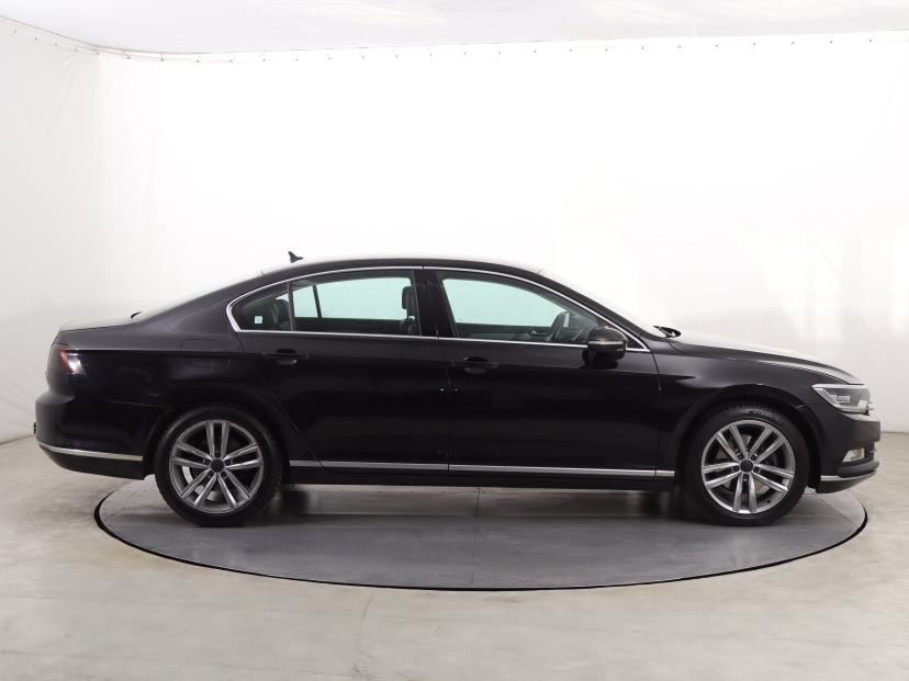 Volkswagen Passat, 2016