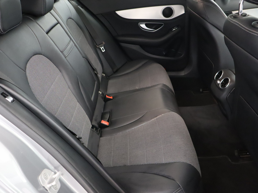 Mercedes-Benz C, 2015