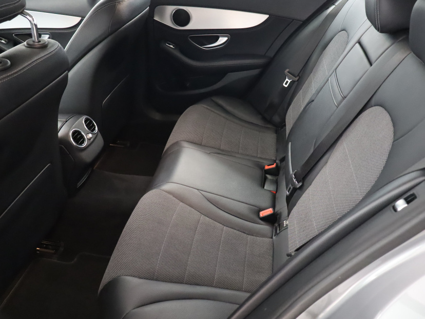 Mercedes-Benz C, 2015