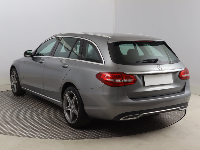 Mercedes-Benz C, 2015