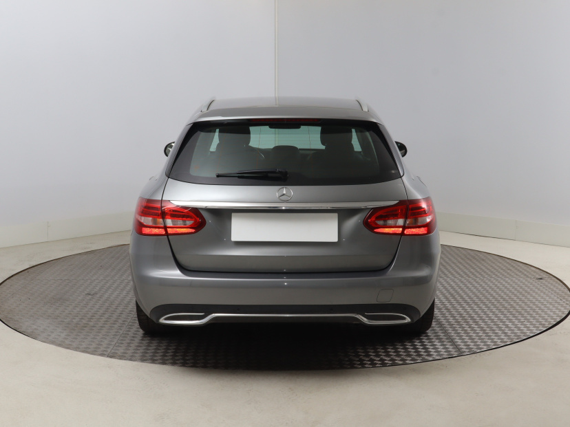 Mercedes-Benz C, 2015