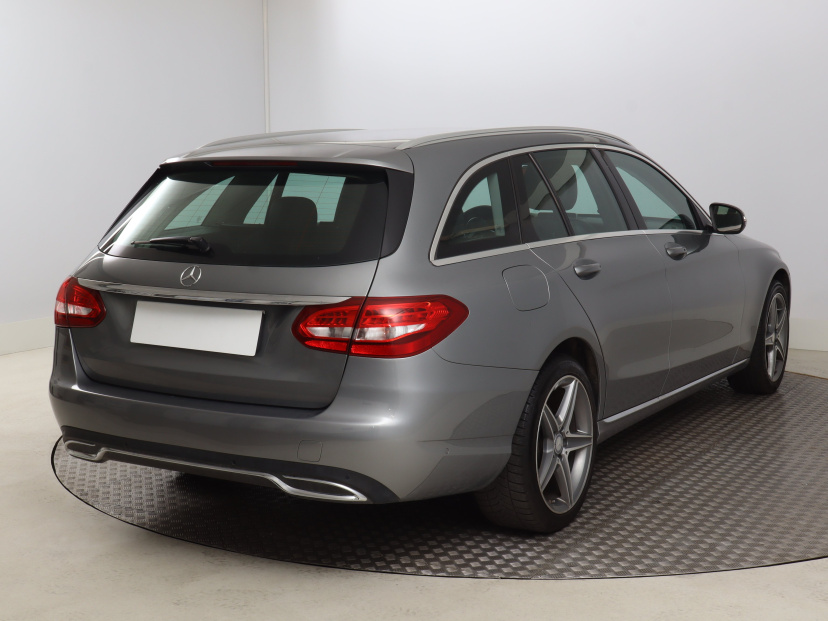 Mercedes-Benz C, 2015