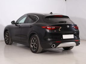 Alfa Romeo Stelvio - 2018