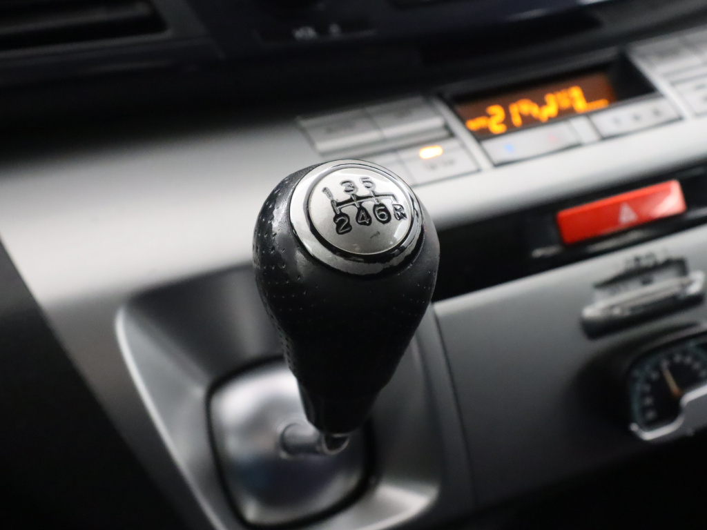 Honda FR-V
