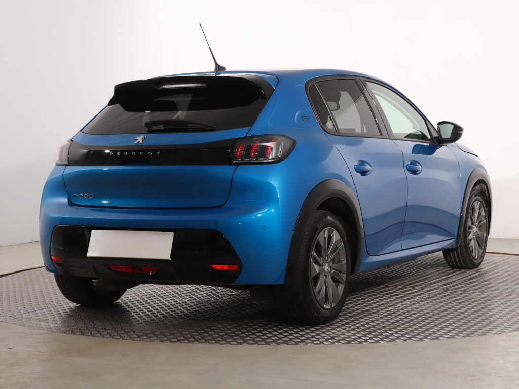 Peugeot e-208