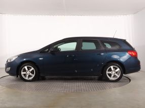 Opel Astra - 2011