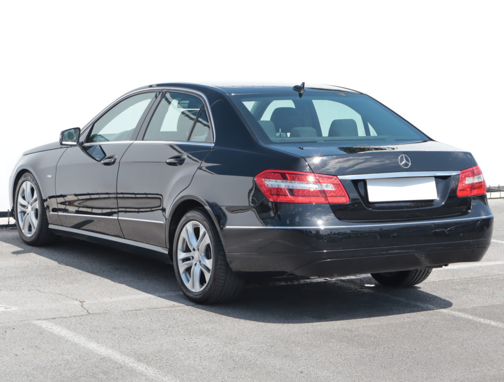 Mercedes-Benz E