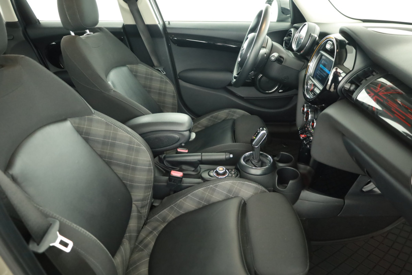 MINI 5-door, 2018