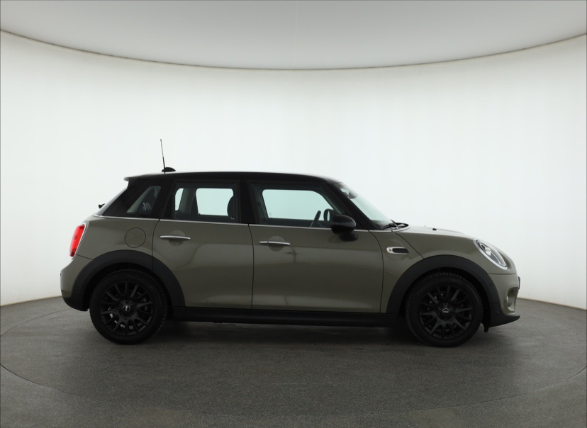 MINI 5-door, 2018