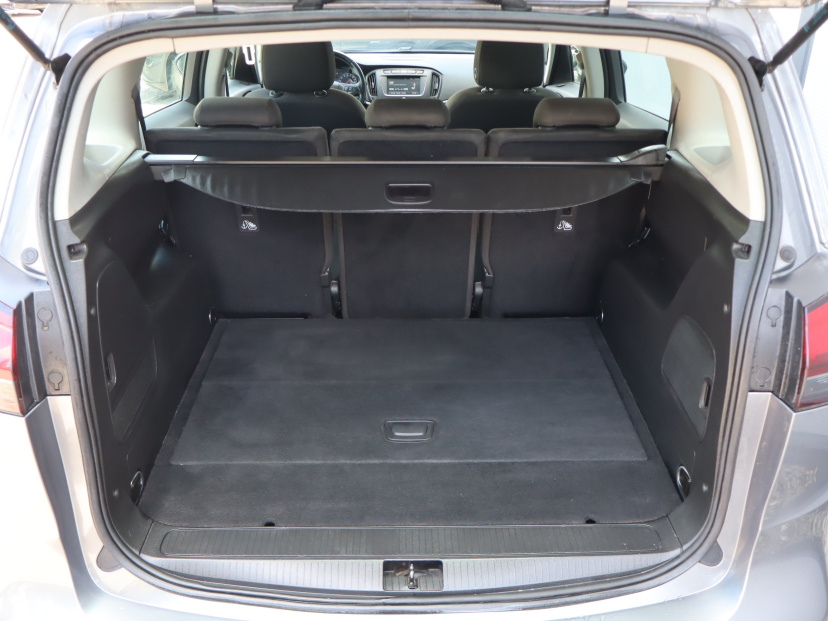 Opel Zafira Tourer, 2017