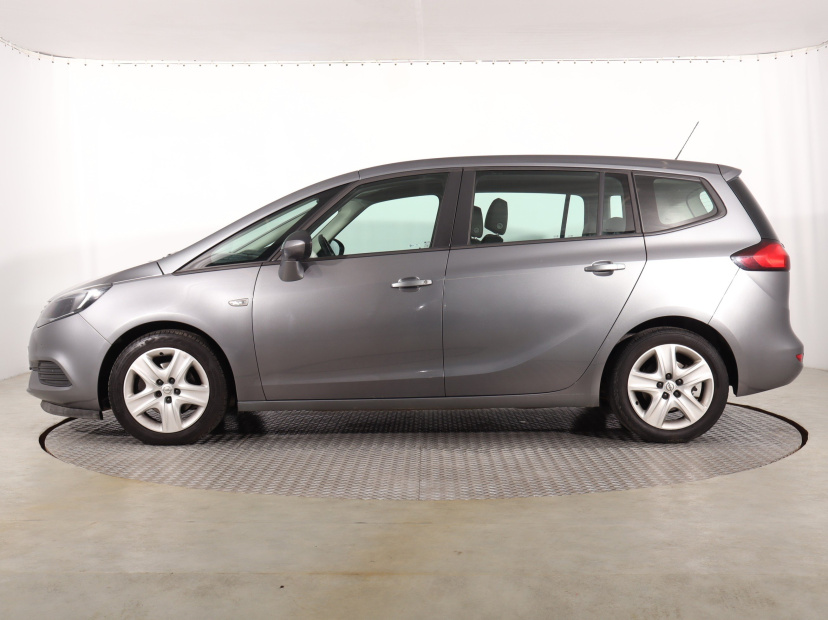Opel Zafira Tourer, 2017